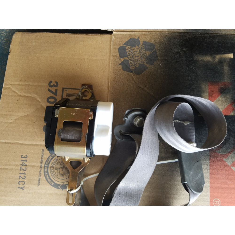 1989-1992 Driver's side front manual seat belt assembly -Grey 1989-1992 Driver's side front manual seat belt assembly -Grey