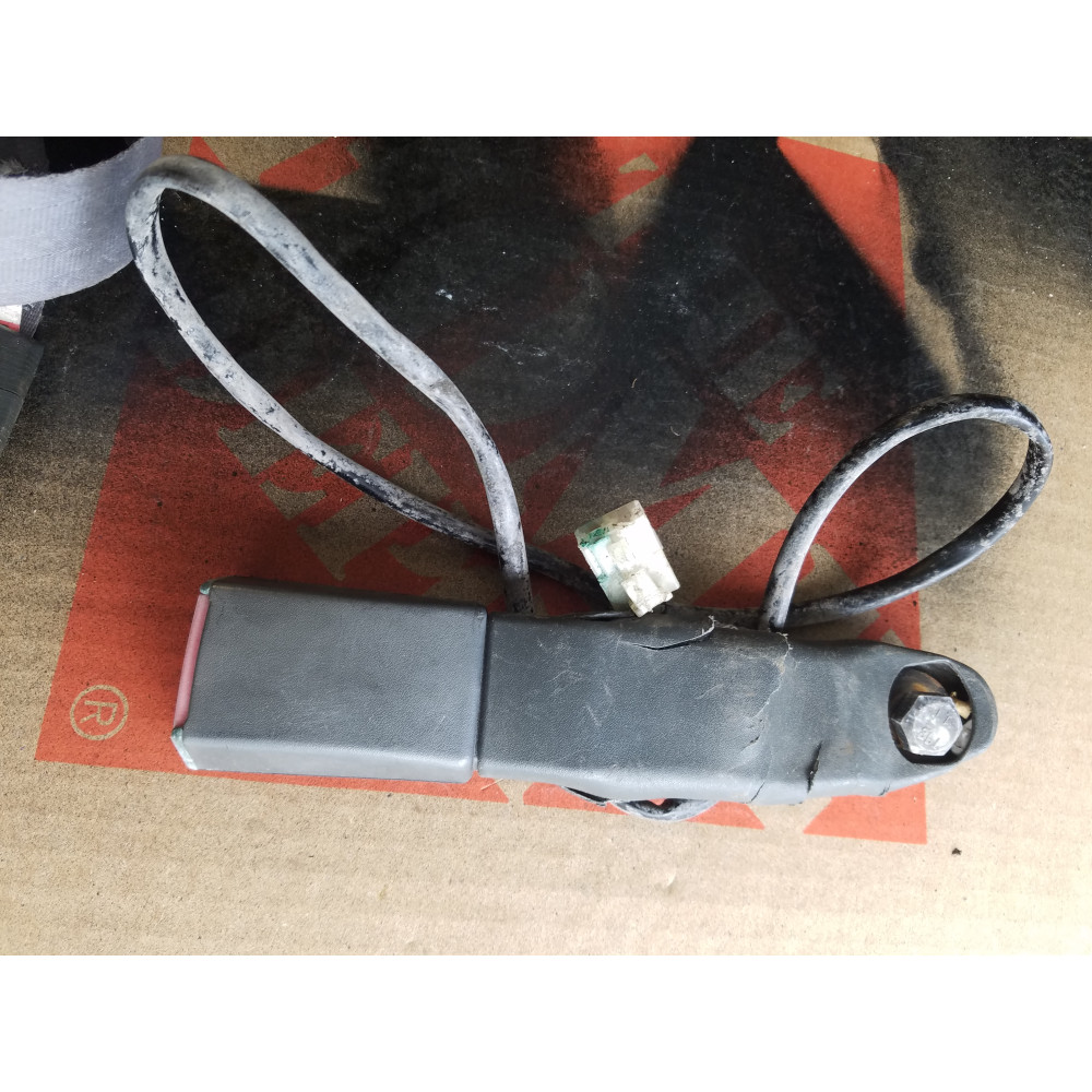 1989-1992 Driver's side front manual seat belt assembly -Grey 1989-1992 Driver's side front manual seat belt assembly -Grey